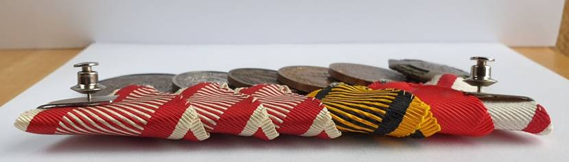 Ein Bild, das Im Haus, Handarbeit, rot, Kunst enthält.
Automatisch generierte Beschreibung